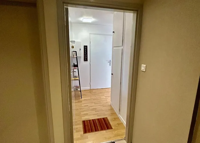 Pleine Vue A 50m De La *